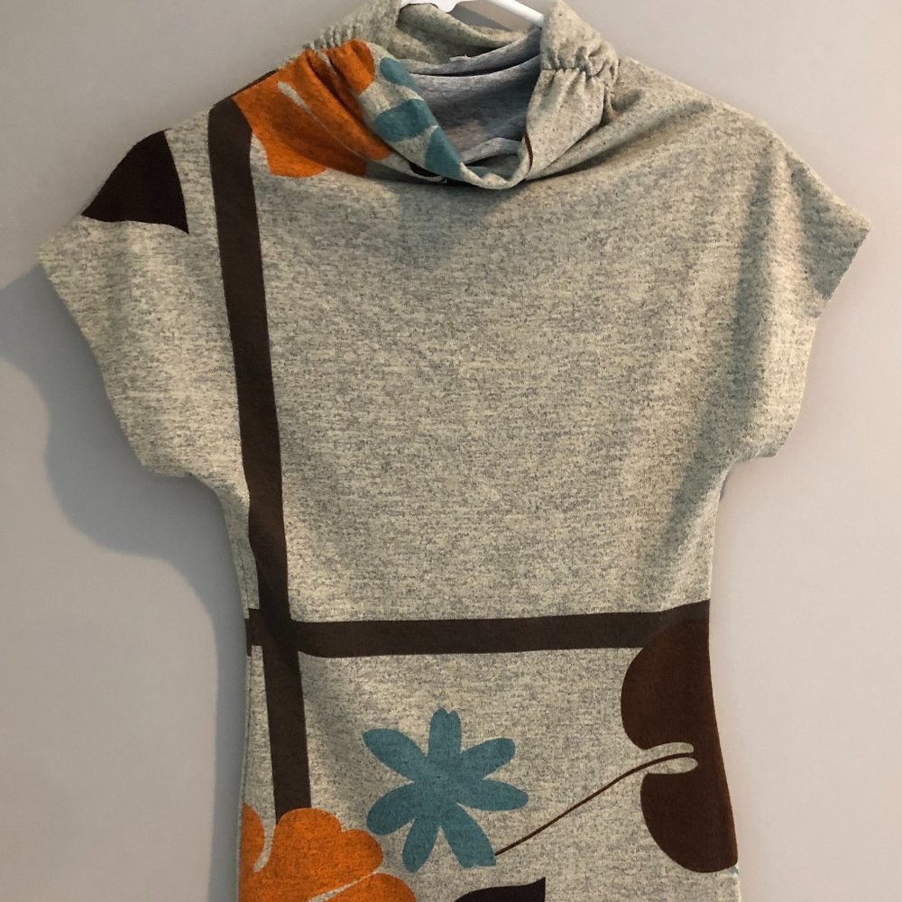 Women's short sleeve sweater size small